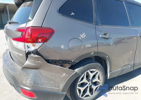 2023 Subaru Forester Premium z USA, uszkodzony, nr VIN JF2SKADC1PH454154